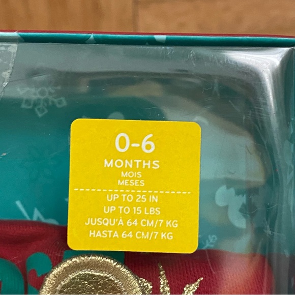 NEW Disney Holiday Accessory Set Baby 0-6 Months Diaper Cover Beanie Socks - Picture 3 of 8